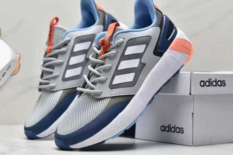 Des chaussures simple pour L sport et les balades