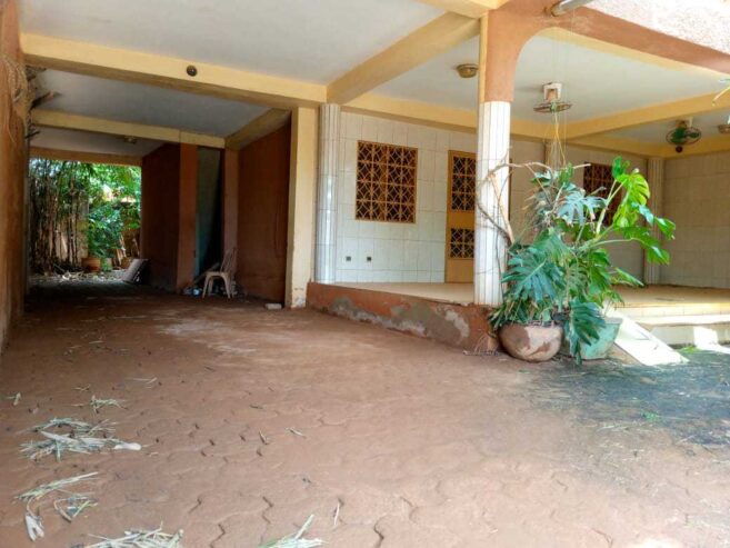 Location villa 12 pièces à Somgandé – Ouagadougou