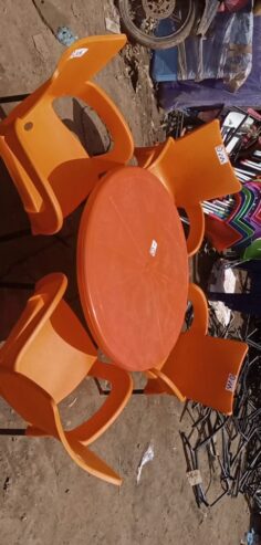 Chaises mini plast de première qualité