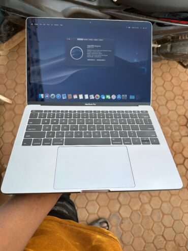 Mackbook pro 2017 cor i7 8gb ram 2tera ssd bon pri