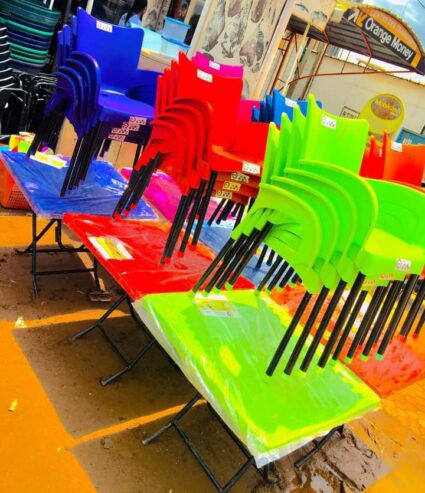 Chaises mini plast de première qualité