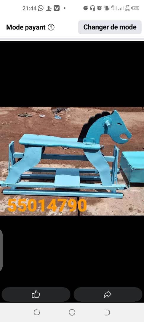 Jouets et tables pour maternelle