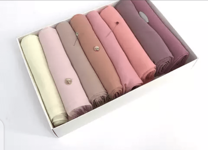 Foulard mousseline et abiba plus des petits sacs a main