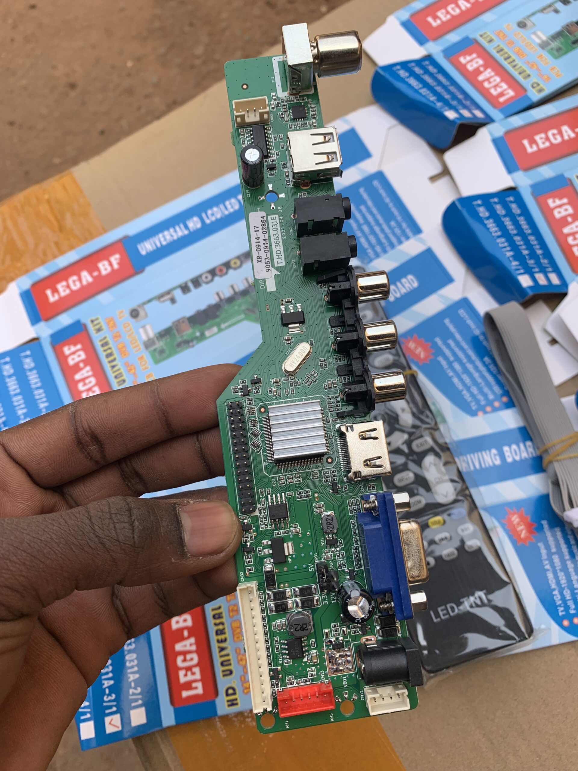 Plaquette Tnt de télévision de pouces 14 à 42