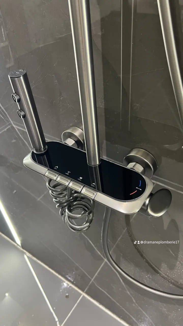 Promo colonne de douche mitigeur eau froide eau chaude