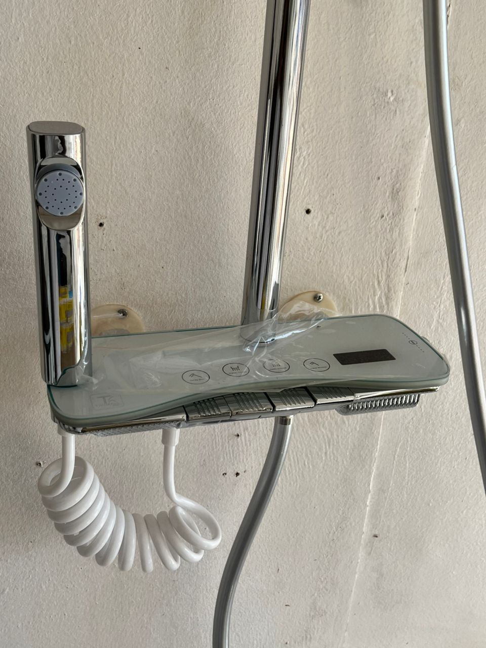 Promo colonne de douche mitigeur eau froide eau chaude